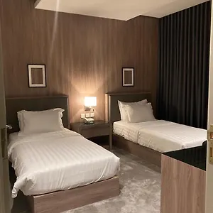 Land Walk Al Aqiq شقة فندقية